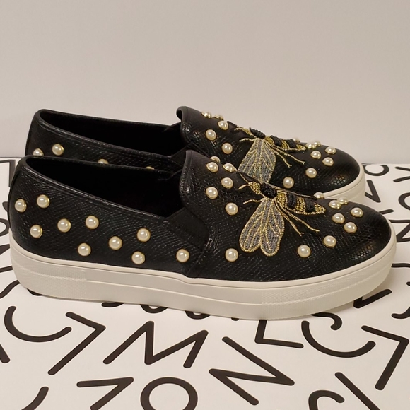 Shoes - Picture 3 of 4